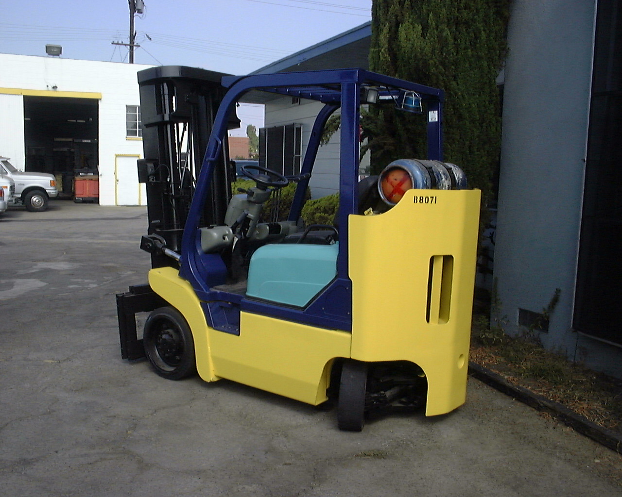 Lift Trucks And Pallet Trucks